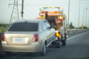 Read more about the article Pros And Cons Of A Wheel Lift Tow Truck