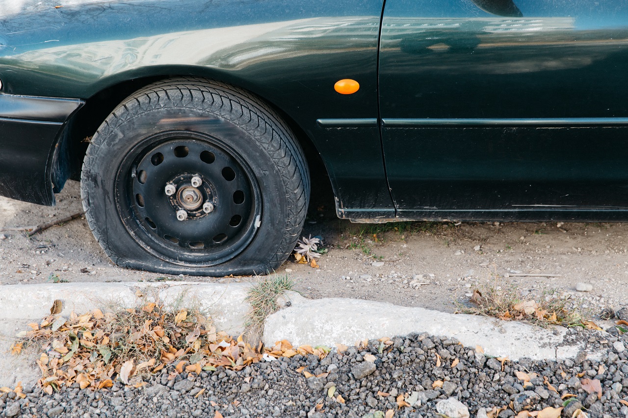 You are currently viewing How To Drive A Short Distance With A Flat