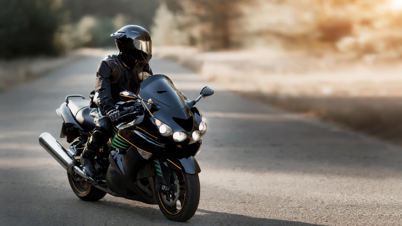 Read more about the article 10 Motorcycle Safety Tips For Beginner Riders