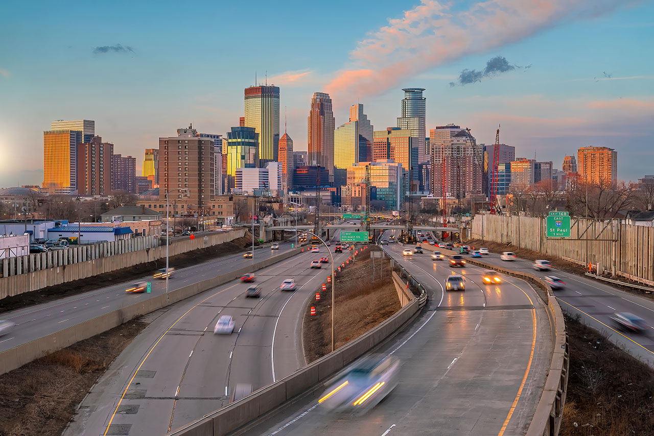 Read more about the article Navigating Minneapolis’ Unique Traffic Challenges
