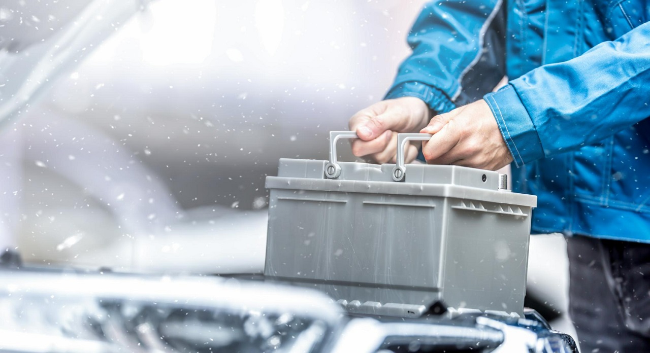 Read more about the article Frozen Engines to Dead Batteries: Avoiding the Winter Car Woes