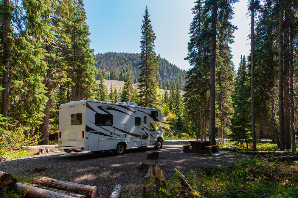 Read more about the article RV Transport and Recovery in Minneapolis: A Complete Guide for Owners