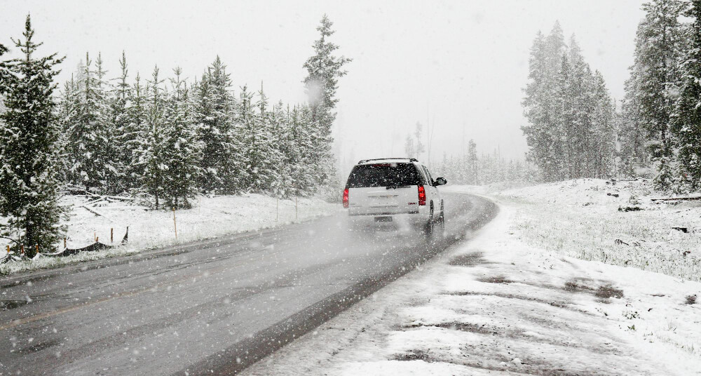 You are currently viewing Car Broke Down in Cold Weather: How to Stay Warm and Safe While You Wait